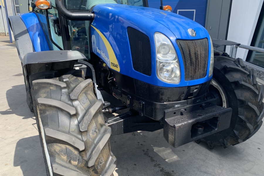 New Holland T5040 (85pk) van 2011 met slechts 1977uren