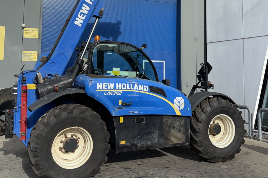 New Holland LM7.42 Elite, 2016, 7075 uren
