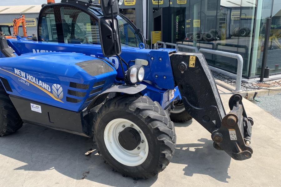 New Holland LM5.25 compacte verreiker