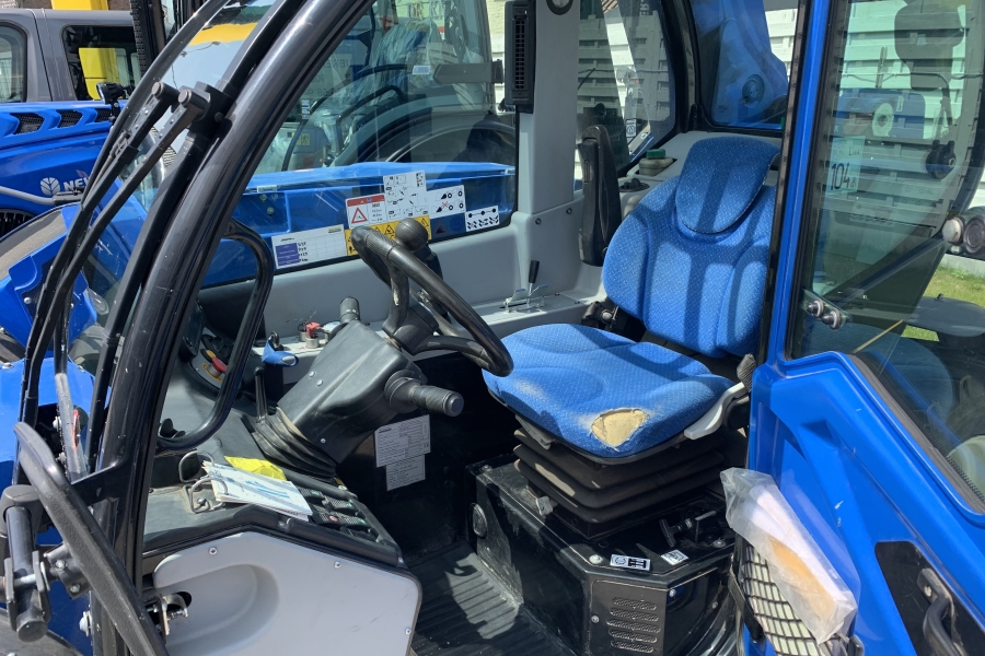 New Holland LM5.25 compacte verreiker