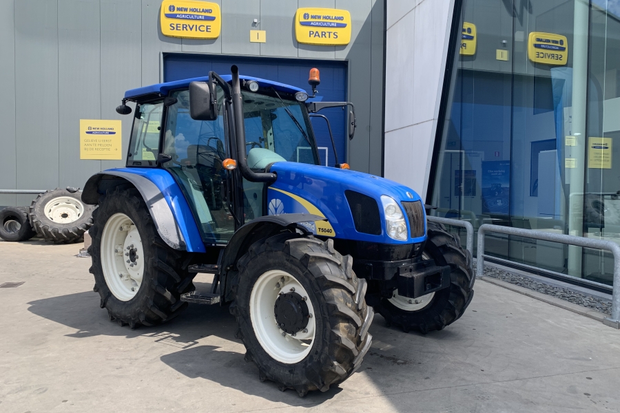 New Holland T5040 (85pk) van 2011 met slechts 1977uren