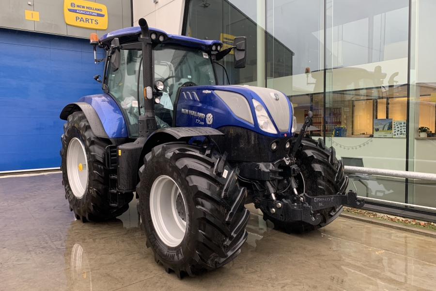 New Holland T7.225 Auto Command Blue power edition
