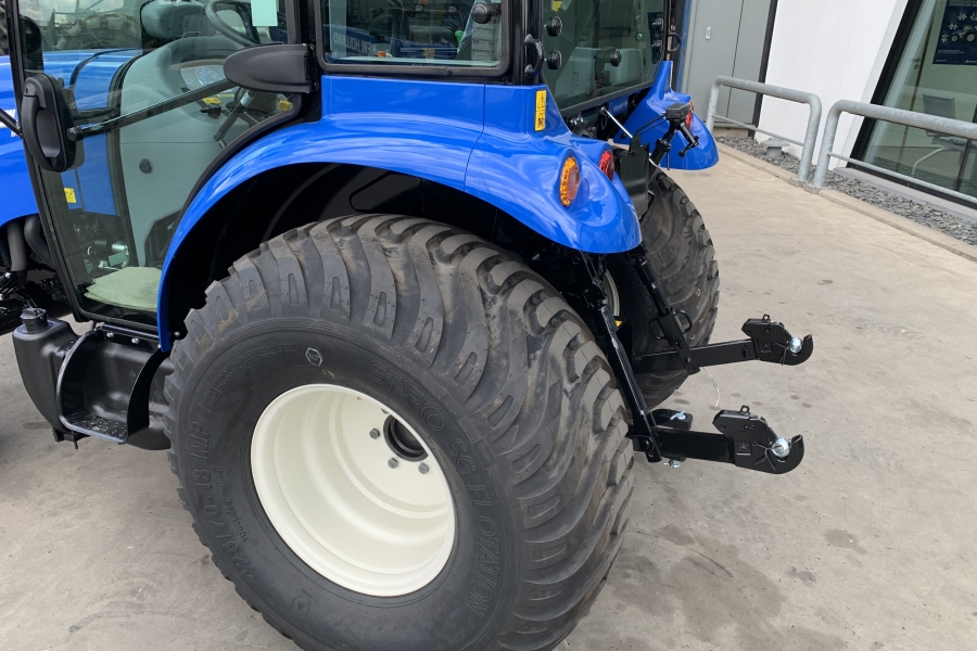 New Holland Boomer 50hst met cabine