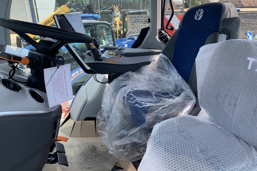 New Holland T7.245AC New Gen. met Fronthef+PTO, GPS