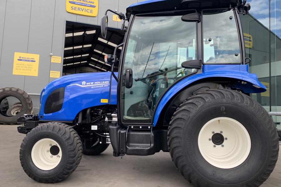 New Holland Boomer 50hst met cabine