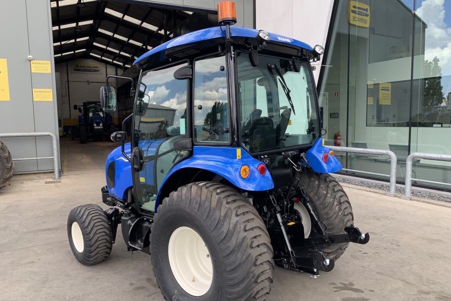 New Holland Boomer 50hst met cabine