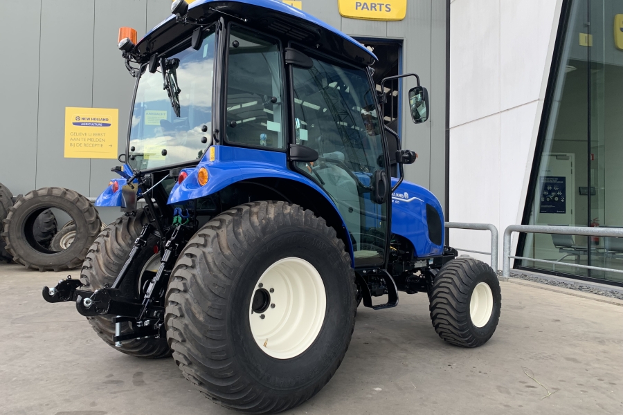 New Holland Boomer 50hst met cabine