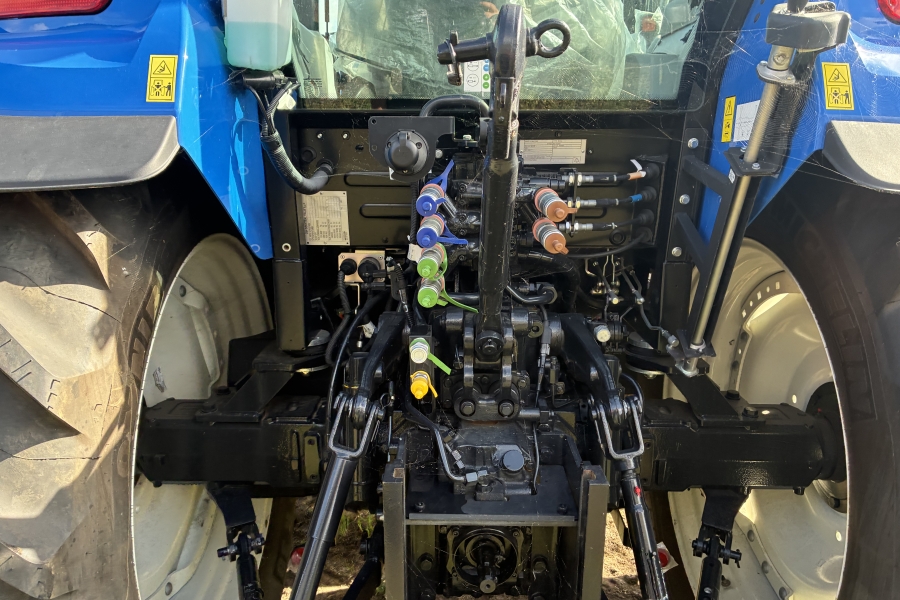 New Holland T5.120 Utility met frontlader