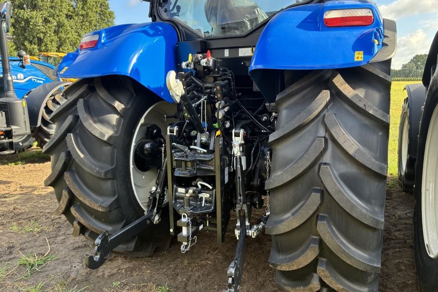 New Holland T7.210AC , GPS, fronthef zeer compleet