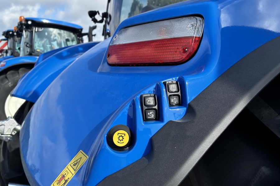 New Holland T7.210AC , GPS, fronthef zeer compleet