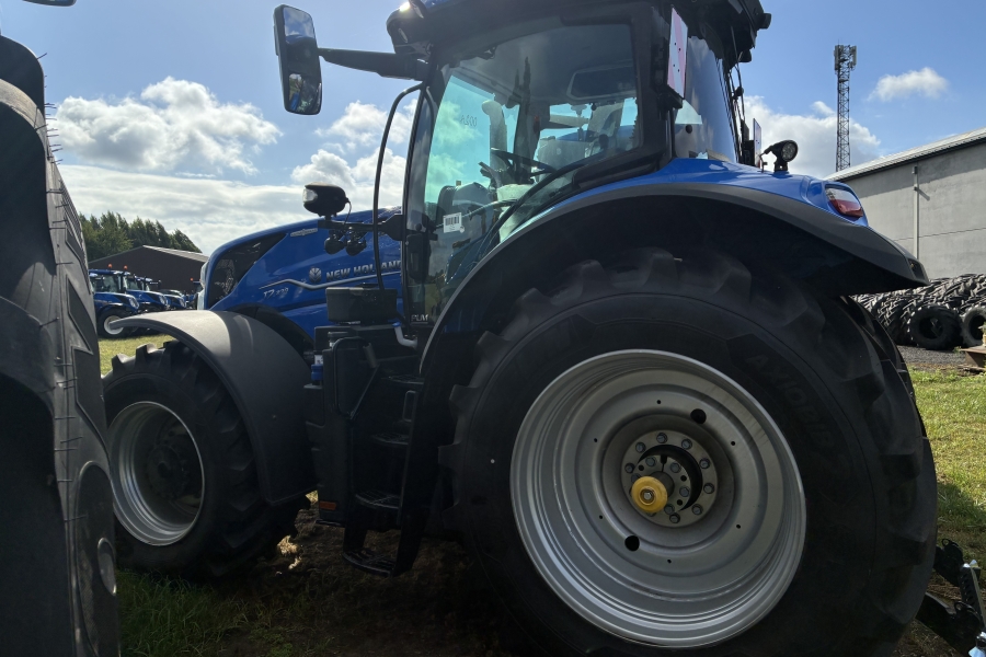 New Holland T7.245AC New Gen, fronthef, GPS, 710 VF-banden, Full LED