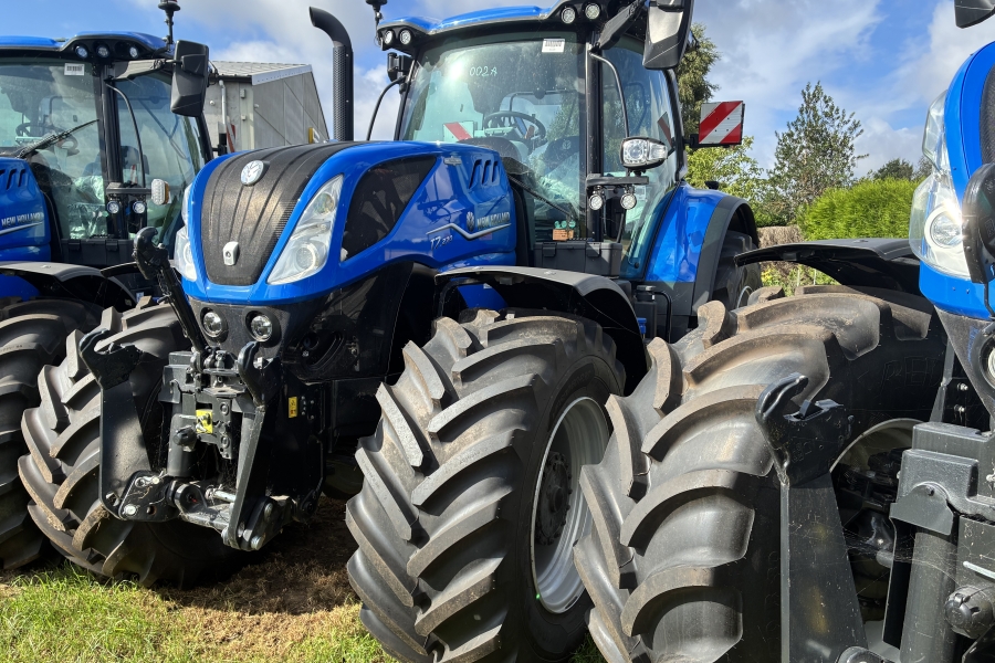 New Holland T7.245AC New Gen, fronthef, GPS, 710 VF-banden, Full LED