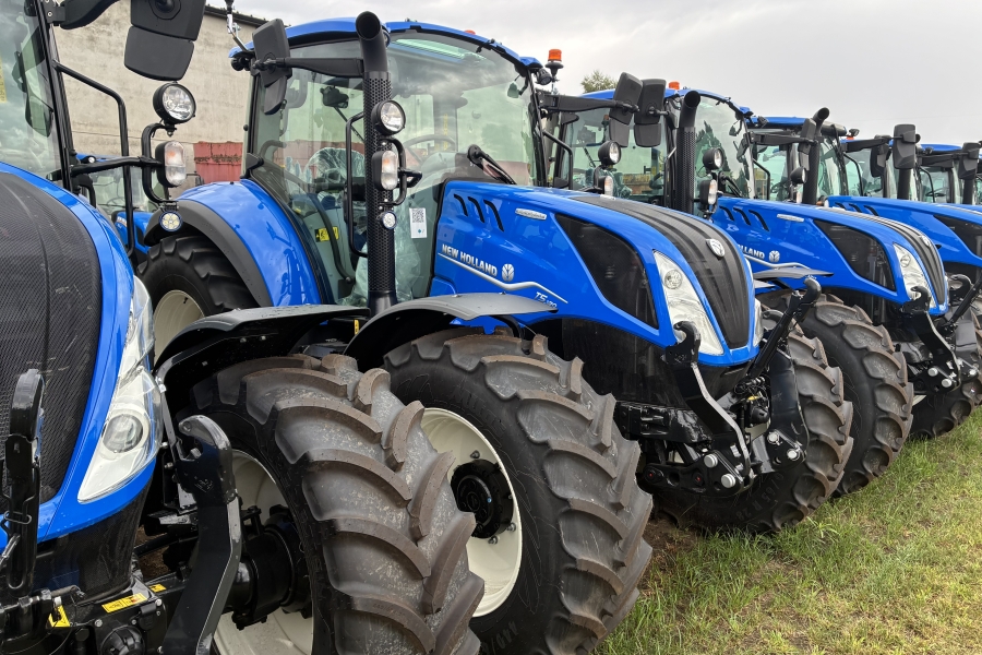New Holland T5.120EC met fronthef