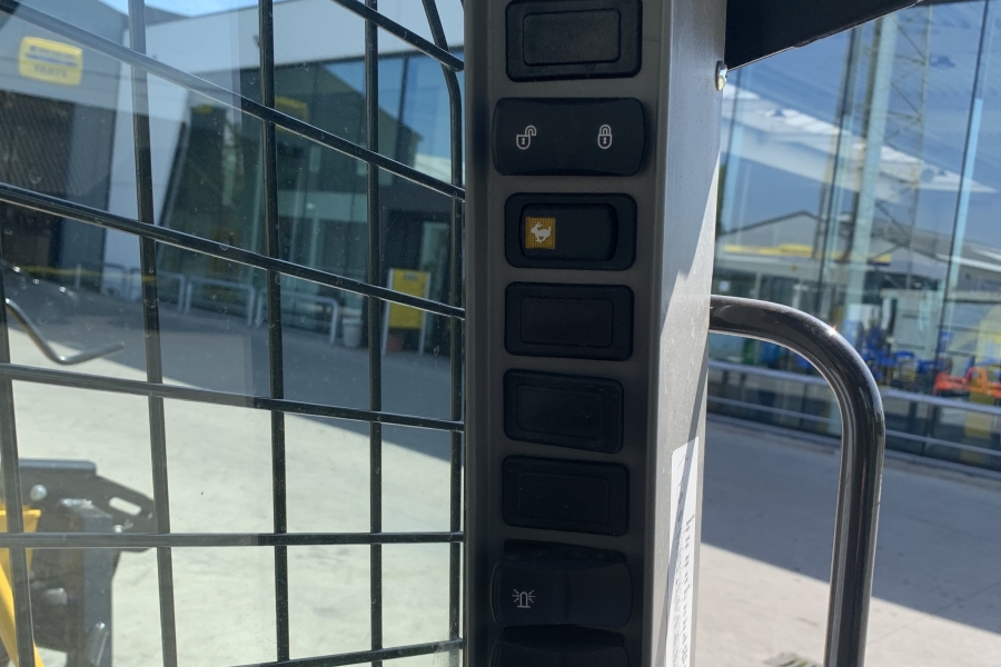 New Holland L320 schranklader