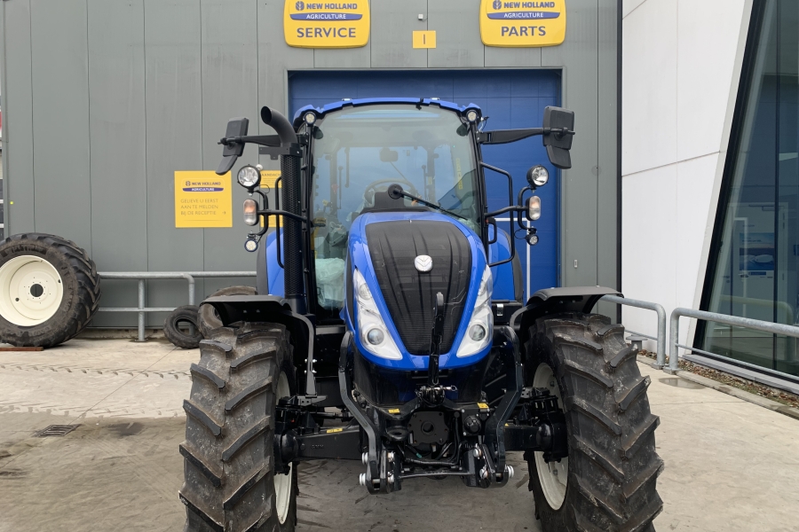 New Holland T5.120EC met fronthef en kruip